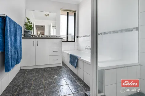 Property photo of 20 Coastside Crescent Glenfield WA 6532