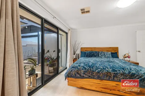 Property photo of 20 Coastside Crescent Glenfield WA 6532