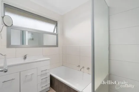 Property photo of 2/161 Main Road Lower Plenty VIC 3093