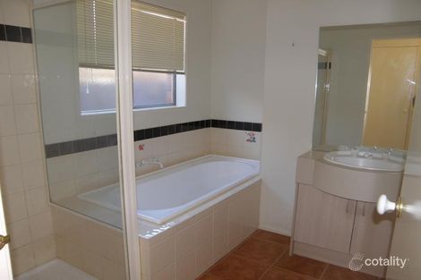 Property photo of 23 Fiona Court Werribee VIC 3030