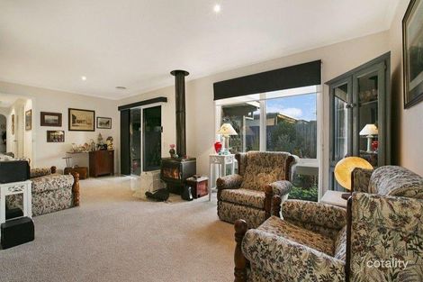 Property photo of 30 Hoysted Avenue Cranbourne North VIC 3977