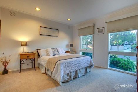 Property photo of 13 Newstead Way Wantirna South VIC 3152