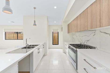 Property photo of 11 Strickland Street Cranbourne West VIC 3977