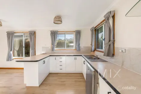 1/27 Andrew St, Brighton, TAS 7030