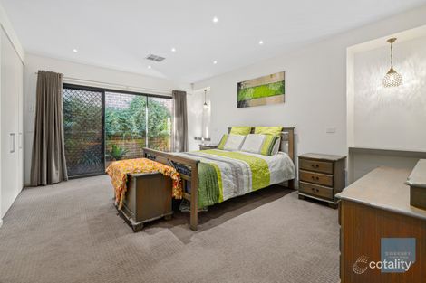 Property photo of 10 Peppermint Grove Taylors Hill VIC 3037