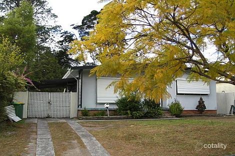 4 Sunshine Dr, Point Clare, NSW 2250