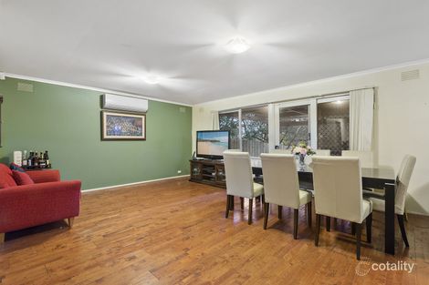 Property photo of 19 Monteith Crescent Endeavour Hills VIC 3802