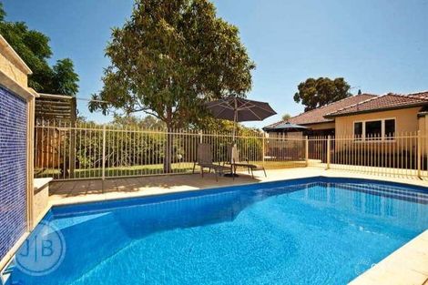 Property photo of 3 Crawshaw Crescent Manning WA 6152