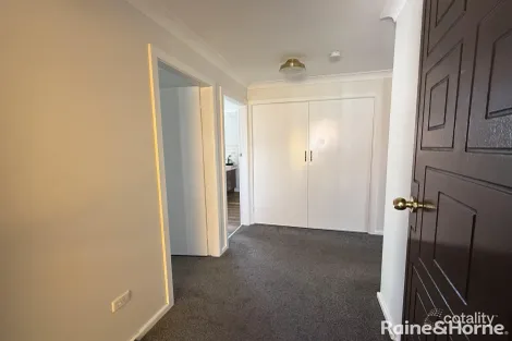 Property photo of 22 Boronia Crescent Orange NSW 2800