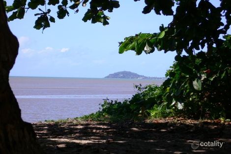 Property photo of 10 Jacaranda Close Cooya Beach QLD 4873