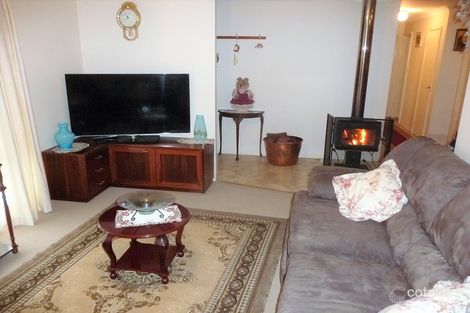 Property photo of 16 Simmons Road Beverley WA 6304