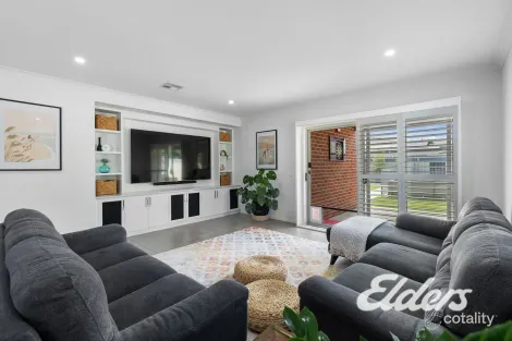Property photo of 14 Derry Drive Yarrawonga VIC 3730