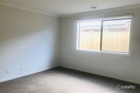 Property photo of 33 Cheyne Street Werribee VIC 3030