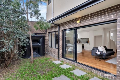 Property photo of 2/28 Roland Avenue Strathmore VIC 3041