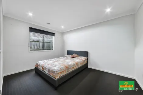 Property photo of 68 Storey Drive Pakenham VIC 3810