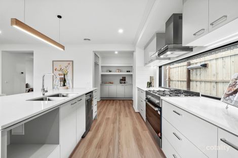 Property photo of 33 Truffle Circuit Mount Duneed VIC 3217