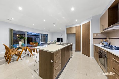 Property photo of 3 Pipers Walk Cairnlea VIC 3023