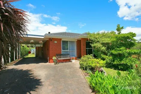 2 Gray St, Cranbourne North, VIC 3977