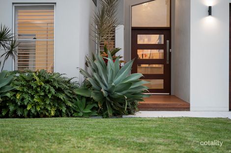 Property photo of 1 Watergum Close Sapphire Beach NSW 2450