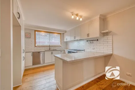 Property photo of 3 Penrith Court Berwick VIC 3806
