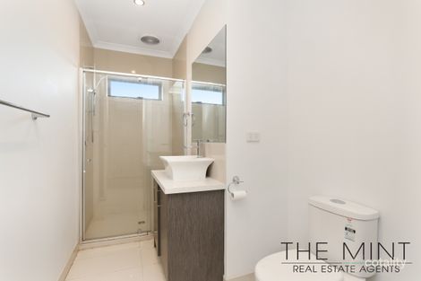 Property photo of 4/93 Dunfermline Avenue Greenvale VIC 3059