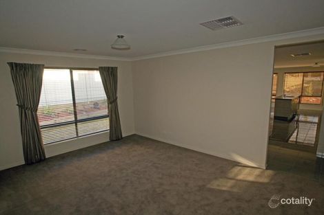 Property photo of 16 Tununga Circuit Kangaroo Flat VIC 3555