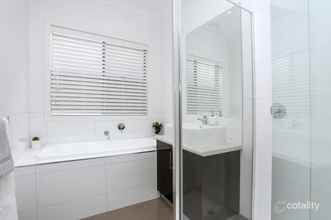 Property photo of 1/102 Brindalee Way Hillside VIC 3037