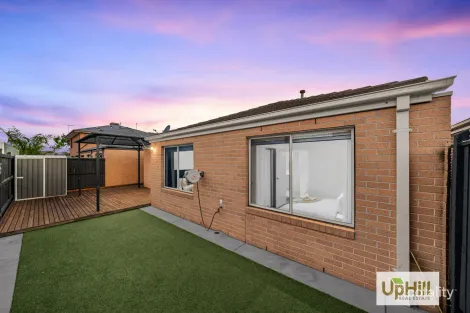 Property photo of 13 Pump House Crescent Clyde VIC 3978