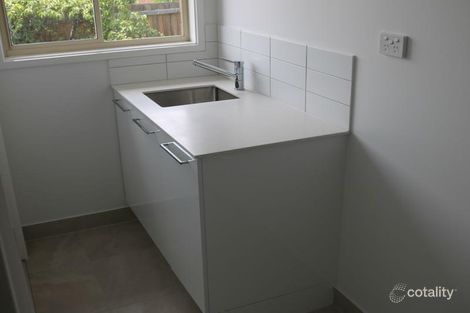 Property photo of 2/4 Vincent Drive Kennington VIC 3550