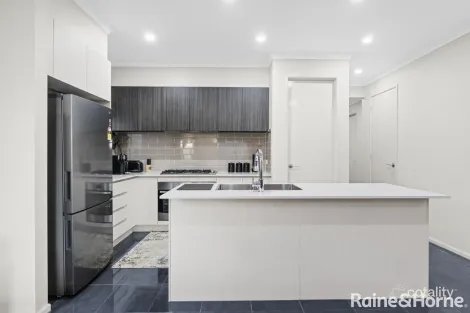 Property photo of 12 Sandygate Circuit Strathtulloh VIC 3338
