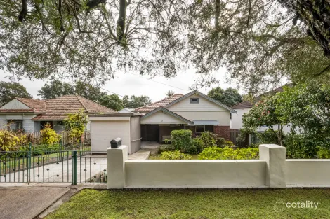 Property photo of 81 Undercliffe Road Earlwood NSW 2206