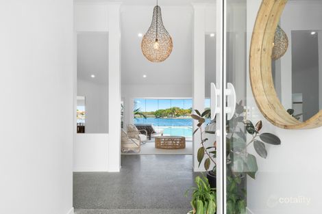 Property photo of 9 Parkwater Point Helensvale QLD 4212