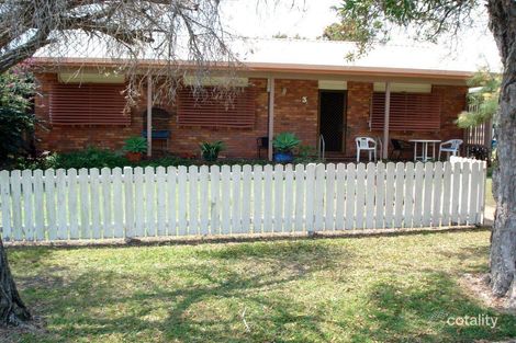 3 Ross St, Urangan, QLD 4655