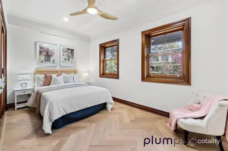 Property photo of 2/31 Foxton Street Indooroopilly QLD 4068