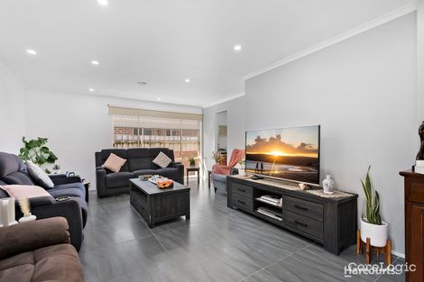 Property photo of 27 Dartmoor Drive Cranbourne East VIC 3977