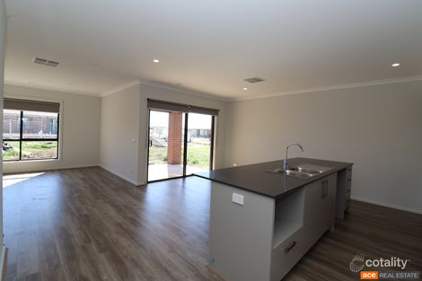 Property photo of 5 Calvante Way Tarneit VIC 3029