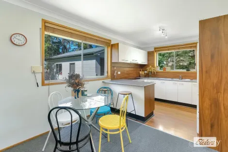 Property photo of 4 Harwood Close Mannering Park NSW 2259