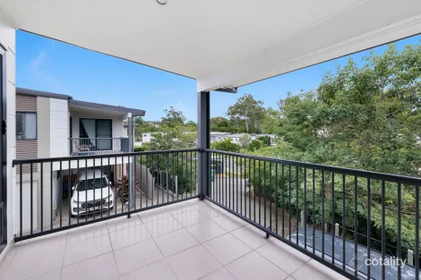 Property photo of 1/24 Careel Close Helensvale QLD 4212