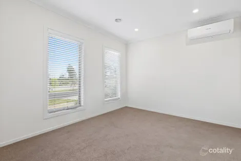 Property photo of 38 Butterscotch Esplanade Manor Lakes VIC 3024