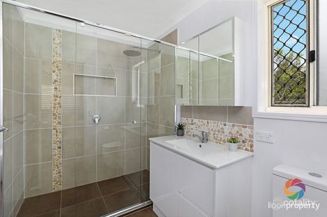 Property photo of 19 Sardinia Place Parrearra QLD 4575