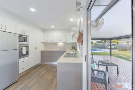 Property photo of 7 Farrington Close Caves Beach NSW 2281