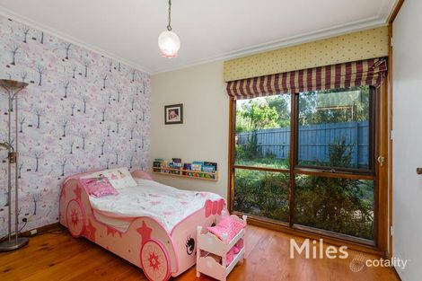Property photo of 4 Oaktree Close Viewbank VIC 3084