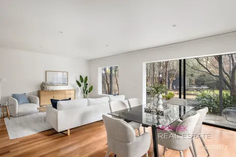 Property photo of 28 James Street Windsor VIC 3181