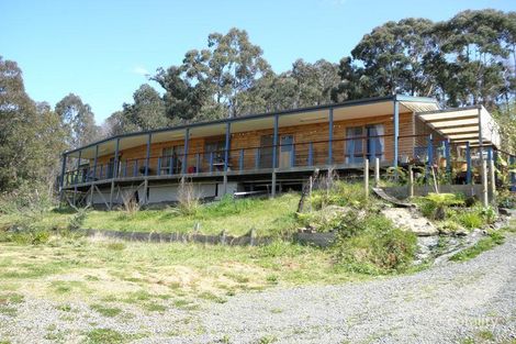 45 Bayview Rd, Jindivick, VIC 3818