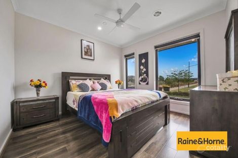 Property photo of 50 Hawking Crescent Fraser Rise VIC 3336