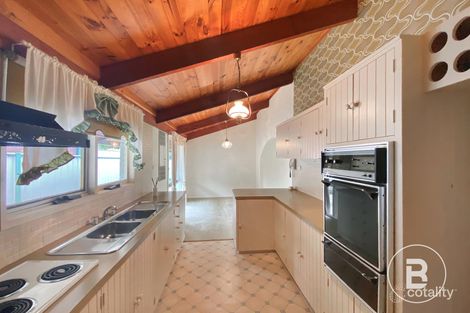 Property photo of 10 Avoca Crescent Alfredton VIC 3350