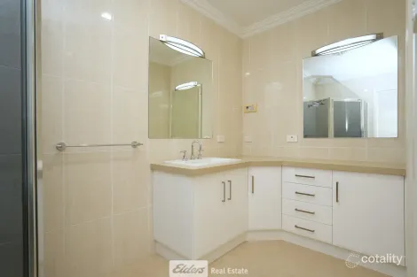 Property photo of 32 North Grove Drive Griffith NSW 2680