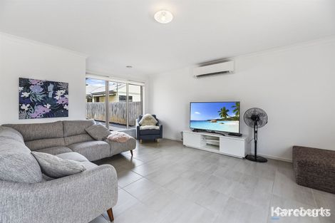 Property photo of 2/9 Fairchild Street Drouin VIC 3818