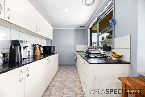 Property photo of 33 Valepark Crescent Cranbourne VIC 3977