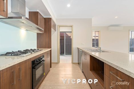 Property photo of 30 Neroli Crescent Truganina VIC 3029